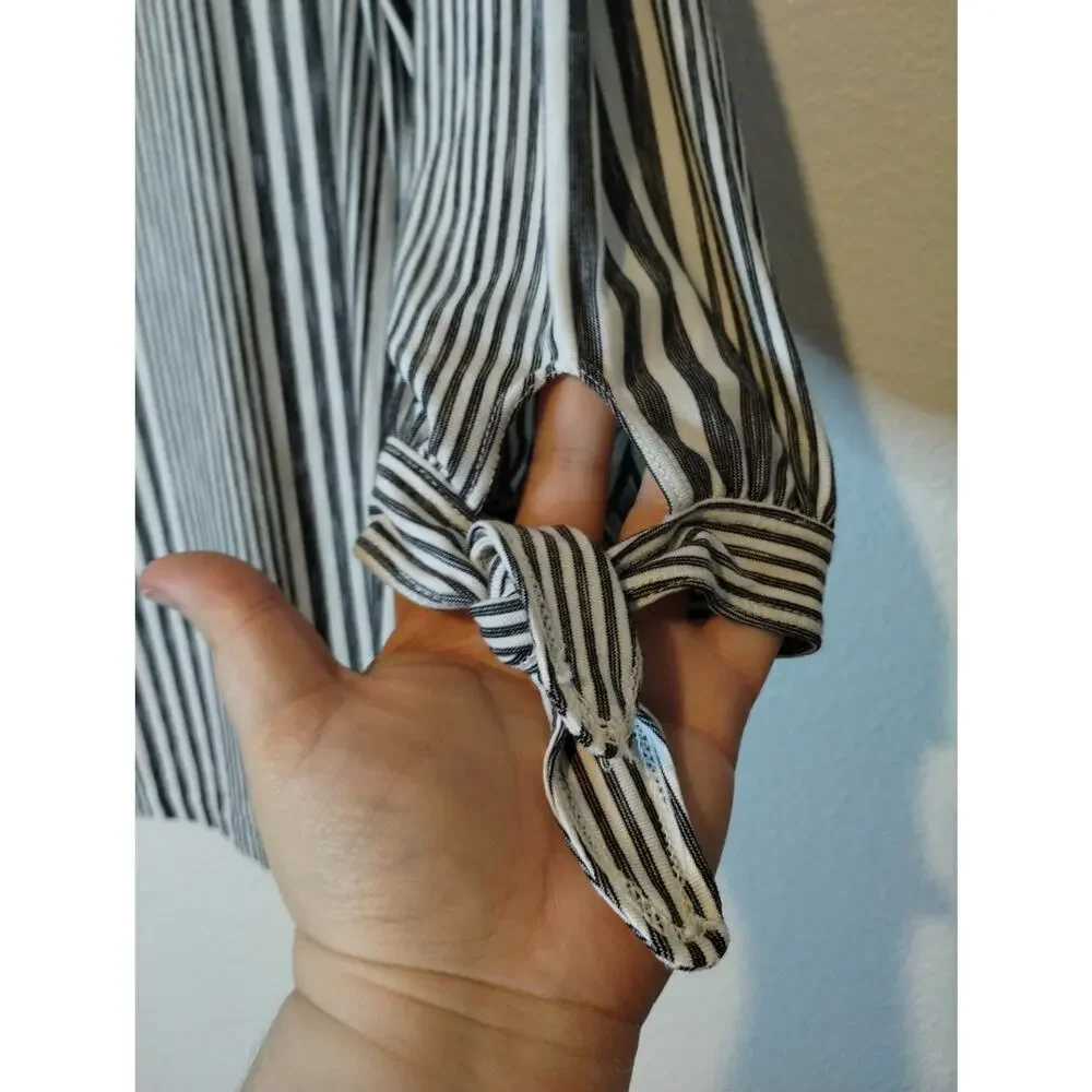Max Studio Size 2X Gray White Striped Tie Knot Sleeves Super Soft Tunic T-Shirt